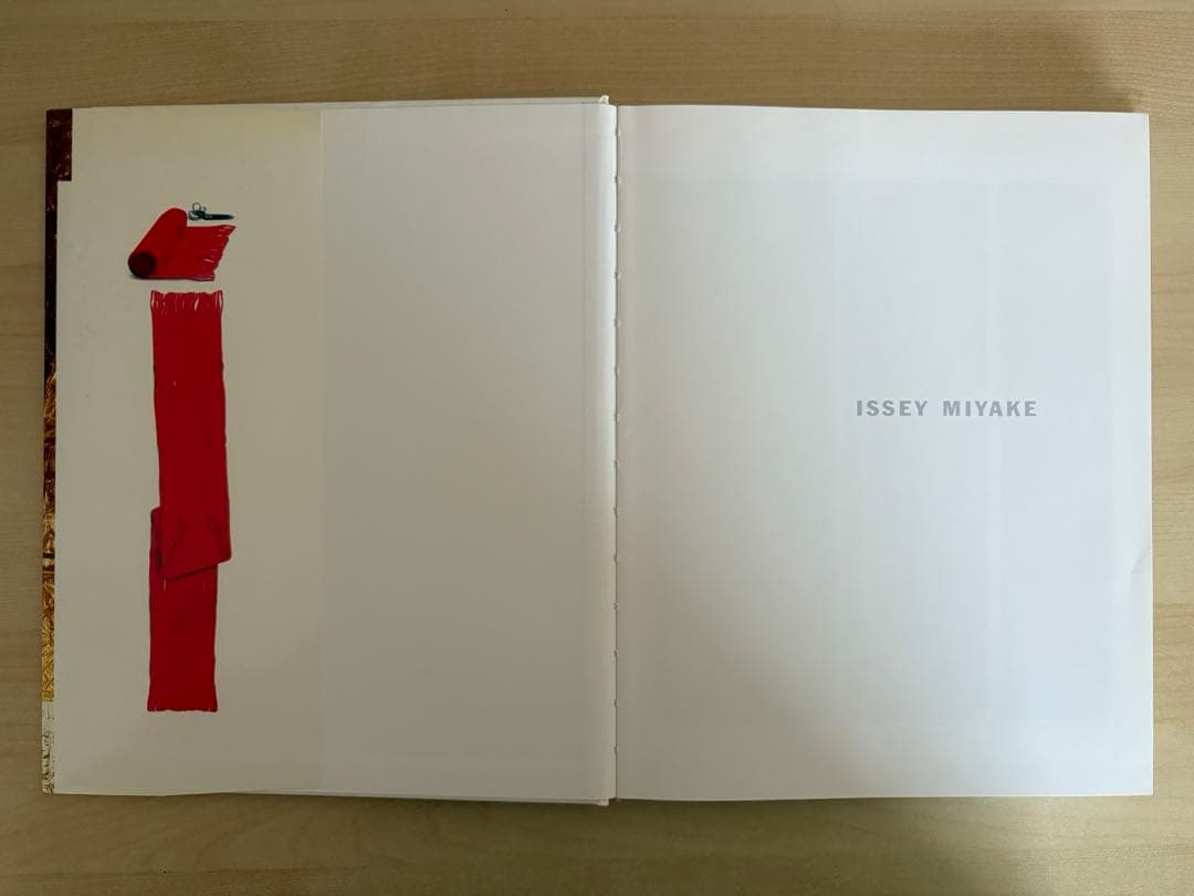 ISSEY MIYAKE MAKING THINGS 仏語