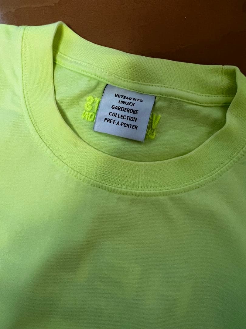 VETEMENTS 蛍光イエロー Tシャツ ユニセックス