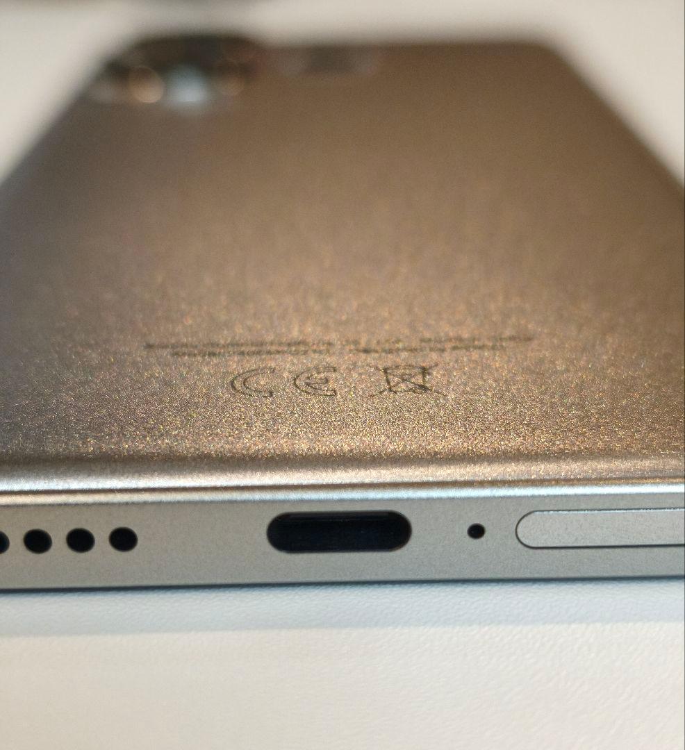 POCO F6 チタンカラー 12GB RAM 512GB ROM 極美品
