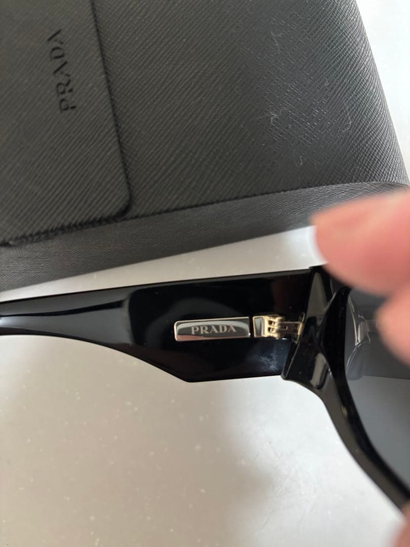 値下げ　PRADA ブラック サングラス ミラノモデル ケース付き