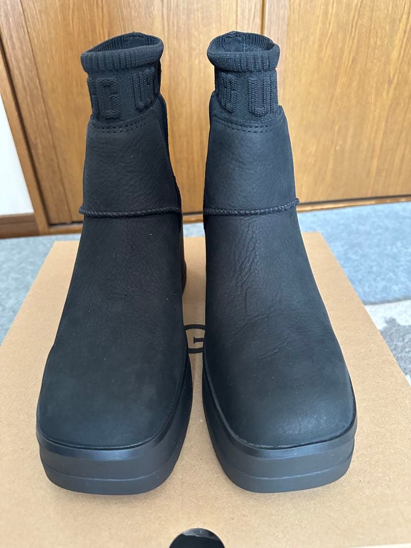 新品【UGG】MOXY CHELSEA ブーツ　25cm ブラック