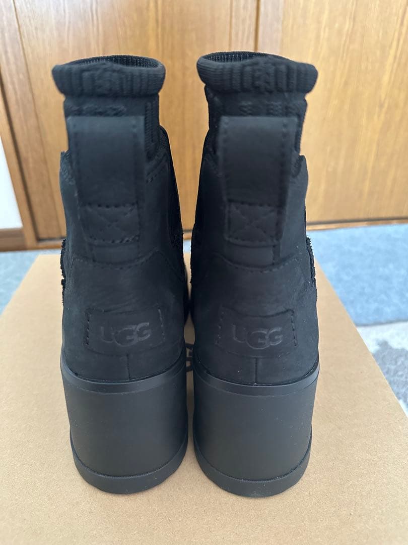 新品【UGG】MOXY CHELSEA ブーツ　25cm ブラック