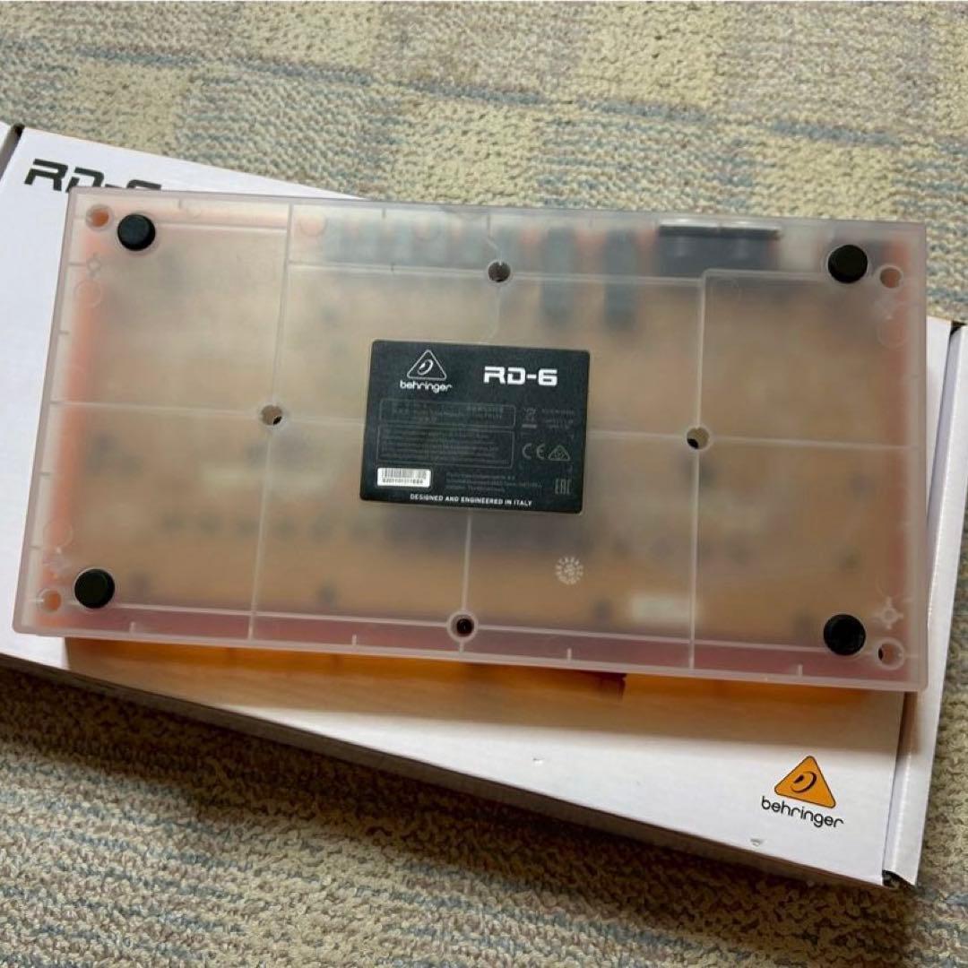 BEHRINGER RD-6-TG アナログドラムマシン (タンジェリン)