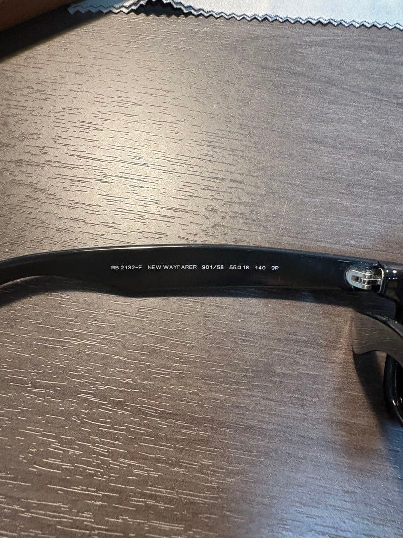 Ray-Ban WAYFARER ケース付　 RB 2132-F