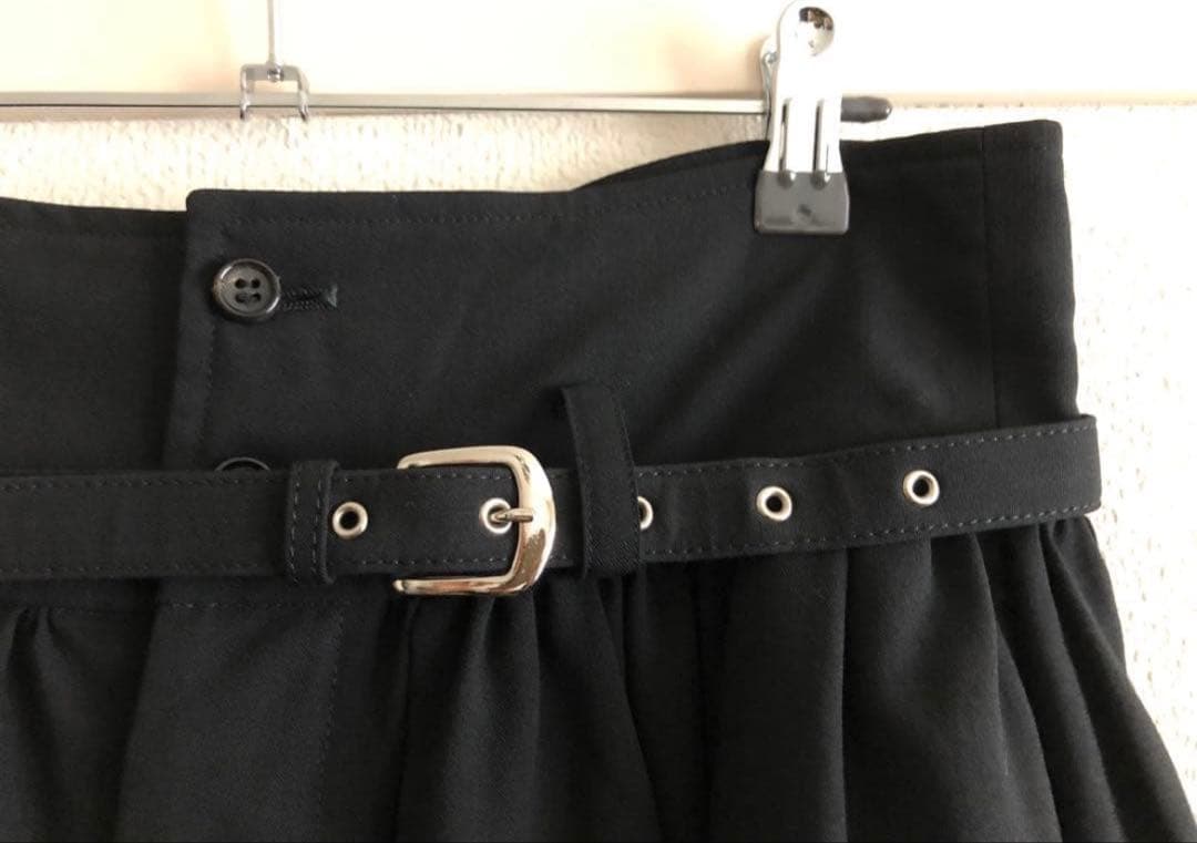 や*様 コムデギャルソンCOMME des GARCONS ベルト付きスカート