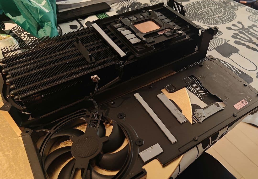 ROG RTX 5090 Astral OC　ヒートシンクのみ