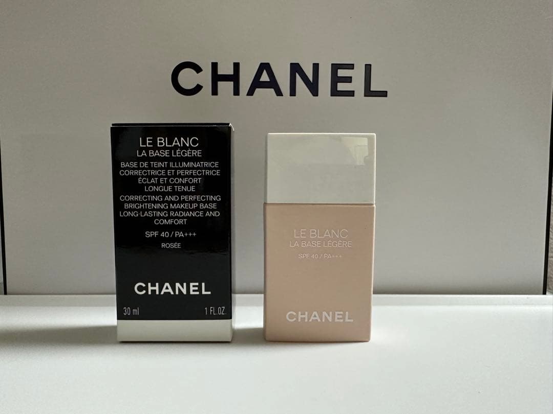 CHANEL ル ブラン ラ バーズ　レジェール　ロゼ