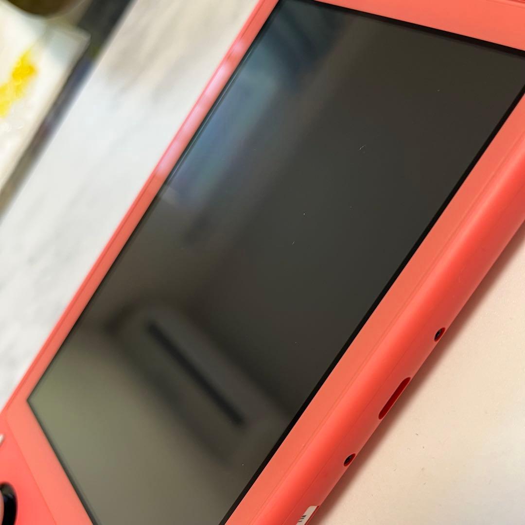 【匿名配送】　任天堂　スイッチライト　コーラルピンク　本体　SwitchLite