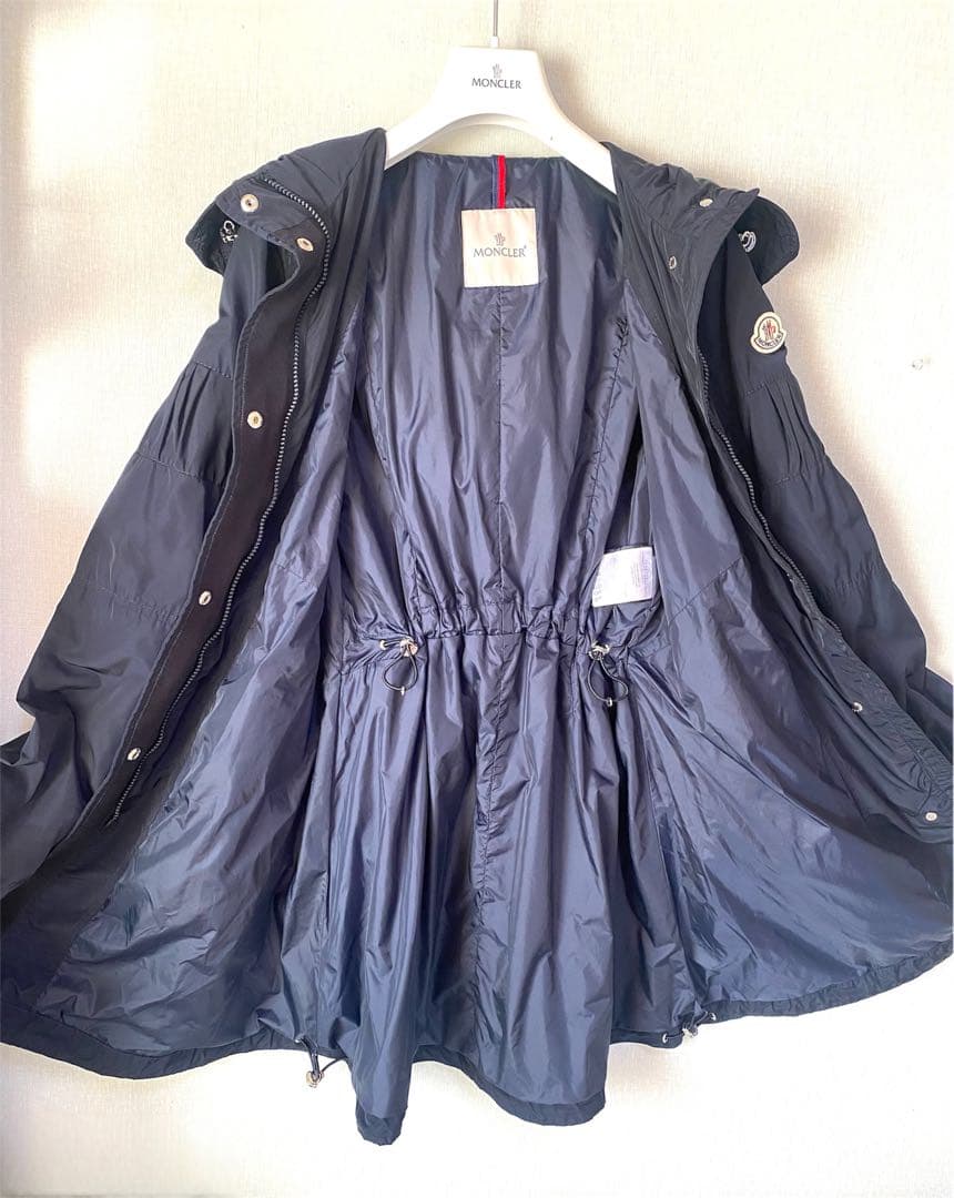 秋物続々入荷♪MONCLER モンクレール TARAWAナイロンコートサイズL
