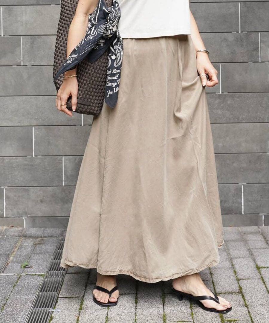 新品タグ付き　ASHER LA/アッシャー エルエー　FLARE SKIRT