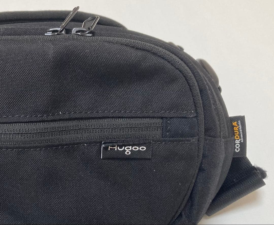 Hugoo ハグー ヒップシート　ショルダーバッグ 大容量 ブラック