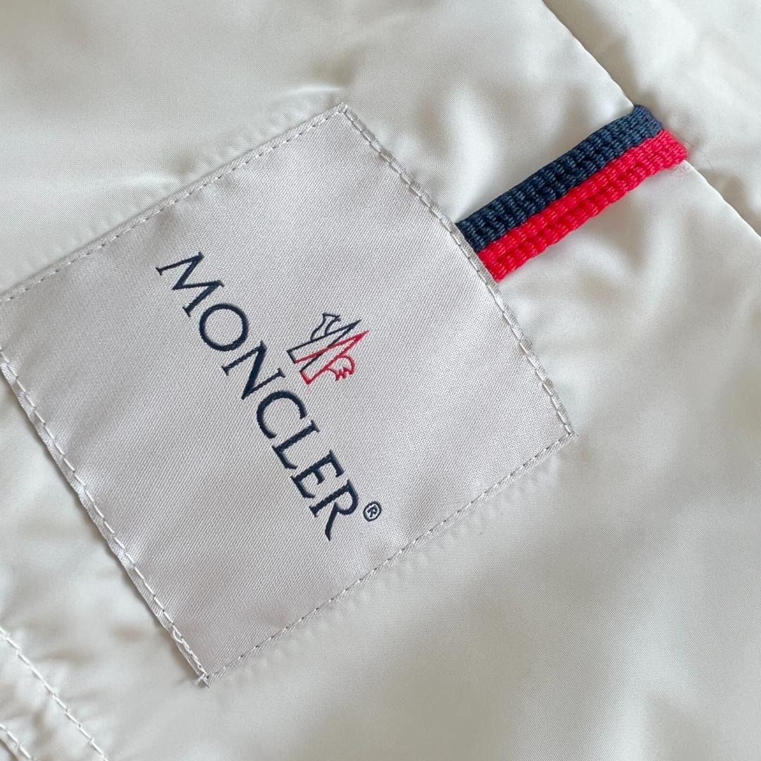 極美品★MONCLER ★ホワイト★撥水★フード付ジャケット