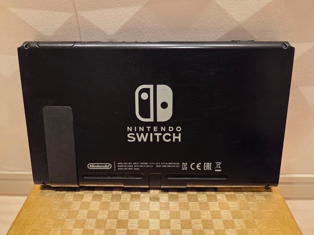 【美品】Nintendo Switch 本体 簡易な動作確認と初期化済み