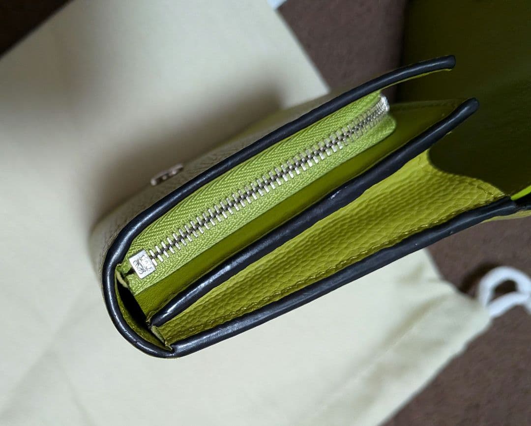 せっつん様。専用☆LOEWEアナグラム 二つ折り財布 ライム