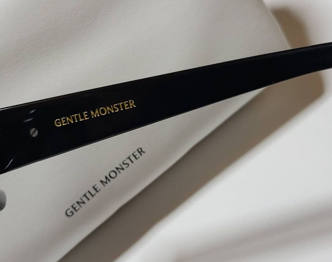 ◆GENTLE MONSTER◆サングラス　NABI ケース付き