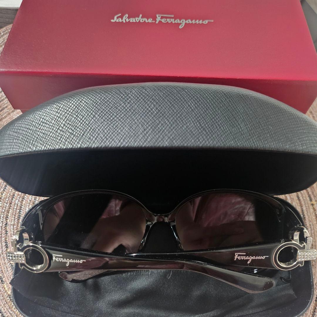Salvatore Ferragamo サングラス(値下げ中)