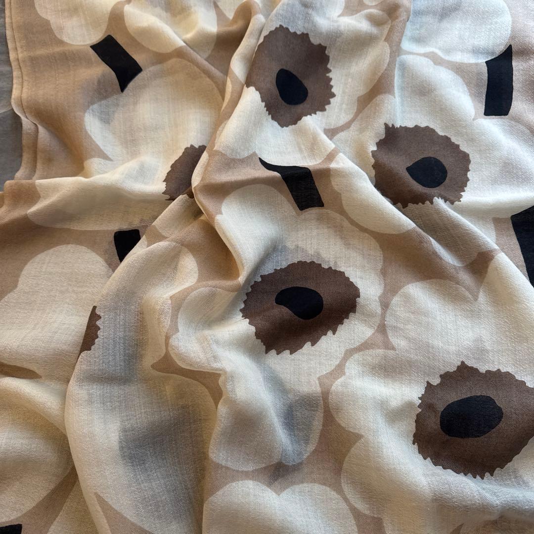 未使用品⭐️Marimekko Fiore Unikko　ストール（スカーフ）
