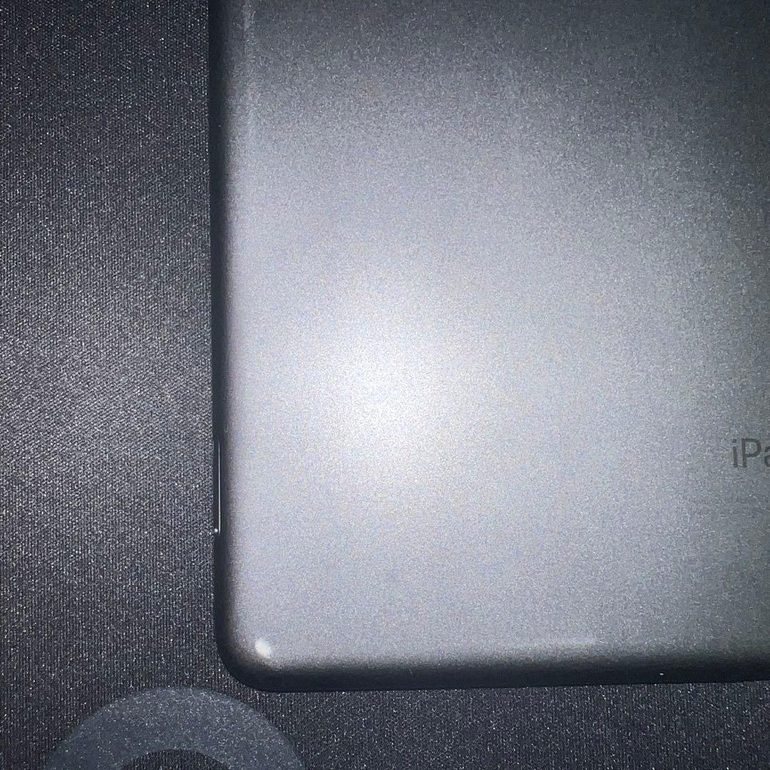 Apple iPad 7世代　Wi-Fi＋セルラーモデル　128GB