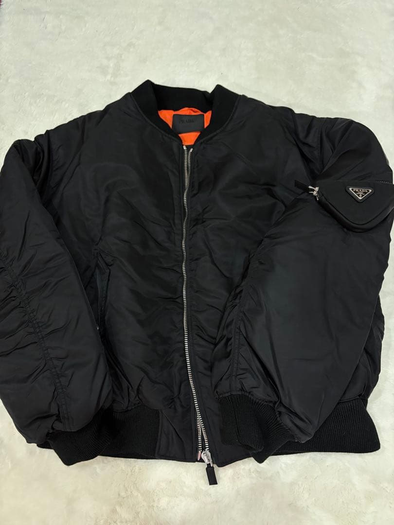 た*り様 【極美品】PRADA プラダ 三角ロゴ ボンバージャケット MA-1