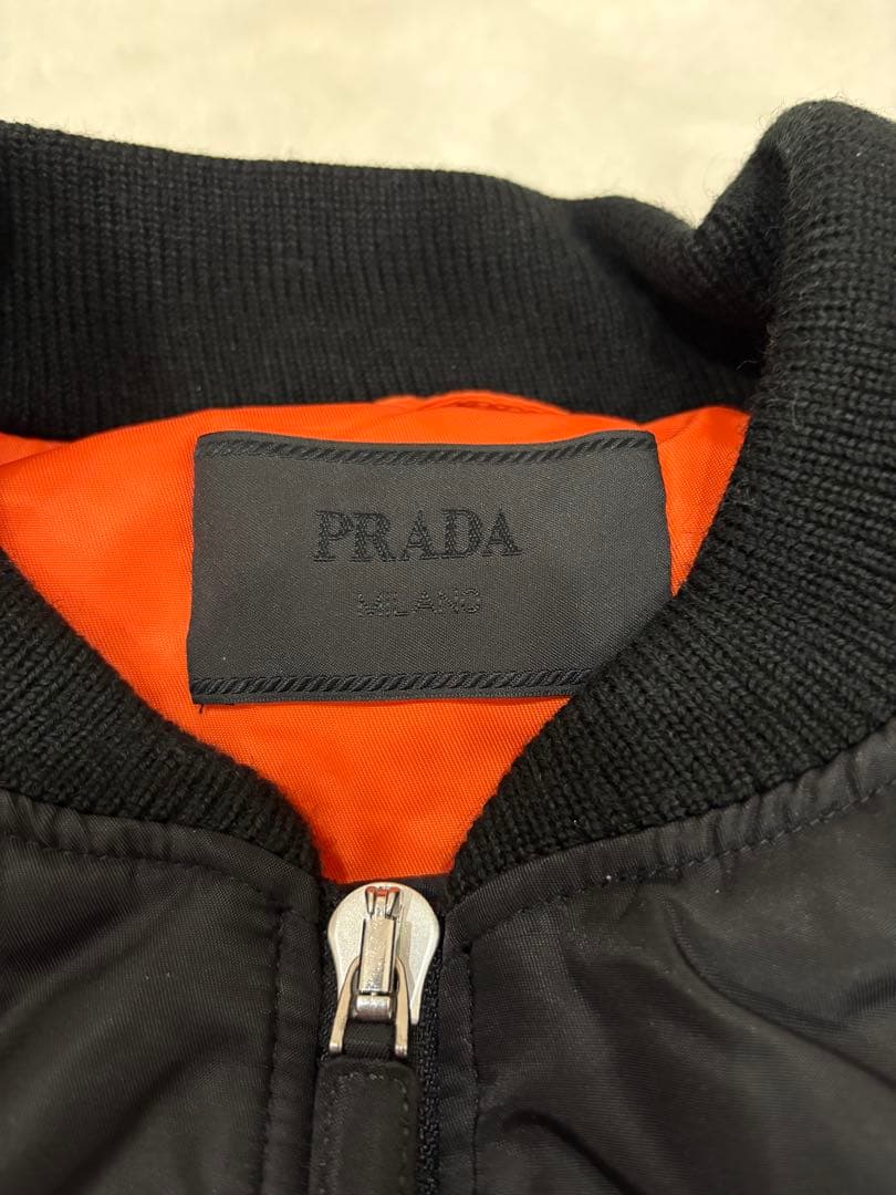 た*り様 【極美品】PRADA プラダ 三角ロゴ ボンバージャケット MA-1