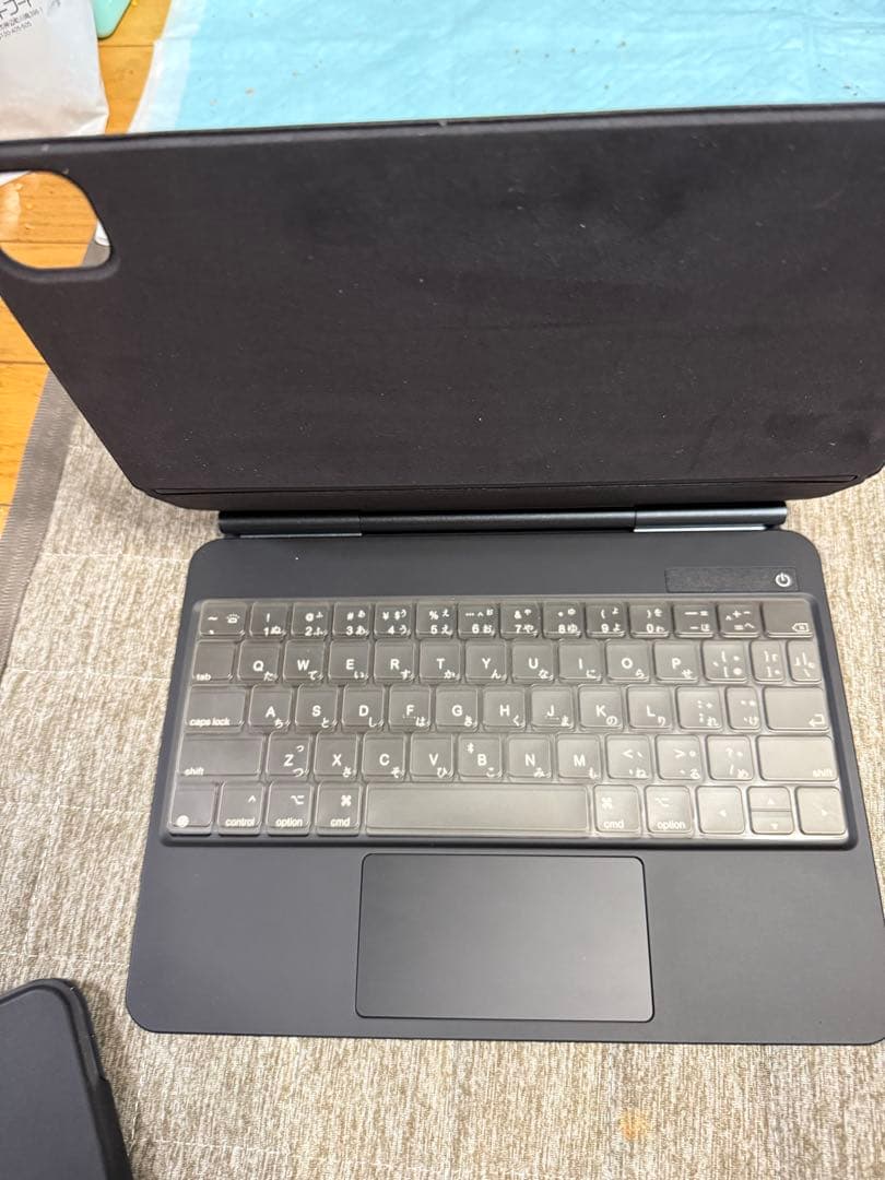 iPad Pro スペースグレー キーボード付きケース