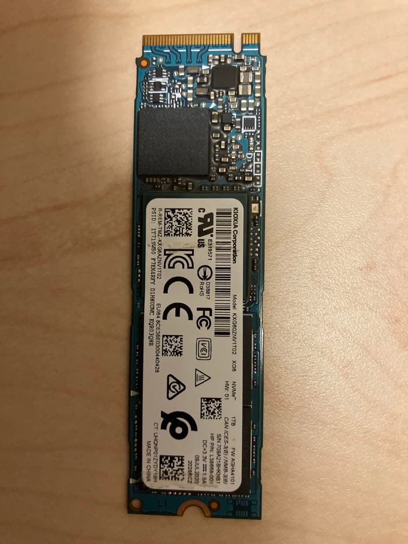 NVMe SSD 1TB 外付けケース付き USB3.1 動作確認済み ネジなし