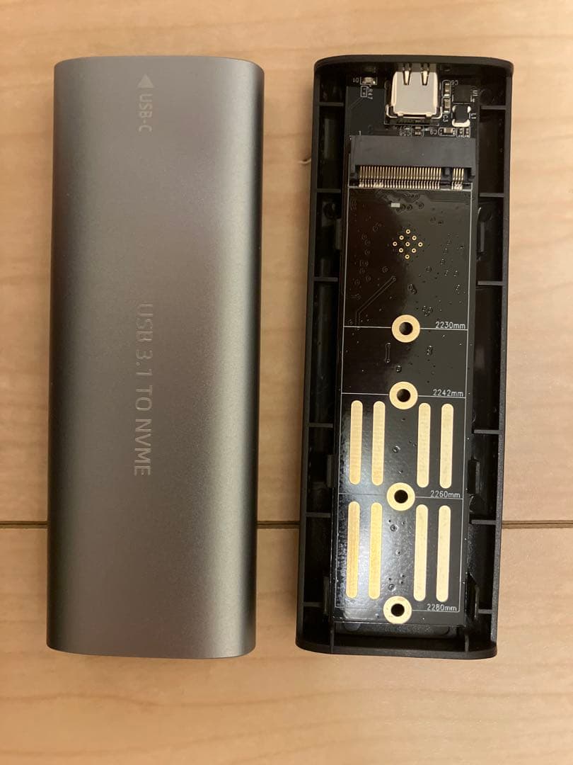 NVMe SSD 1TB 外付けケース付き USB3.1 動作確認済み ネジなし
