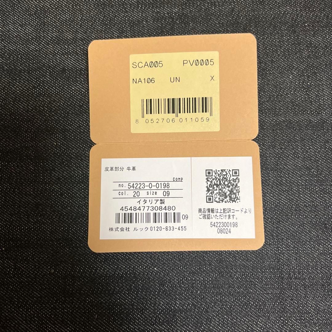 新品　イルビゾンテ　パスポートケース　カバー　レザー　革製　ヌメ　未使用