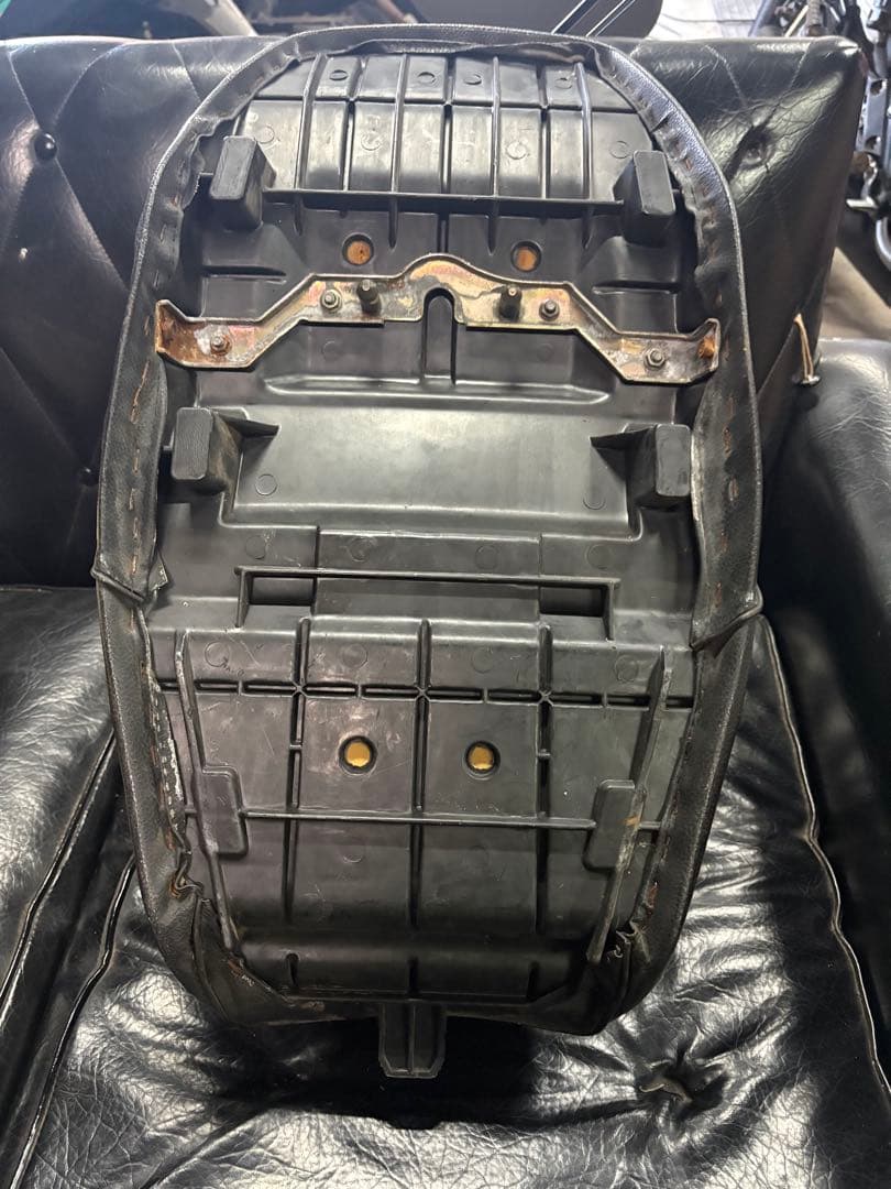 zrx400 純正 シート