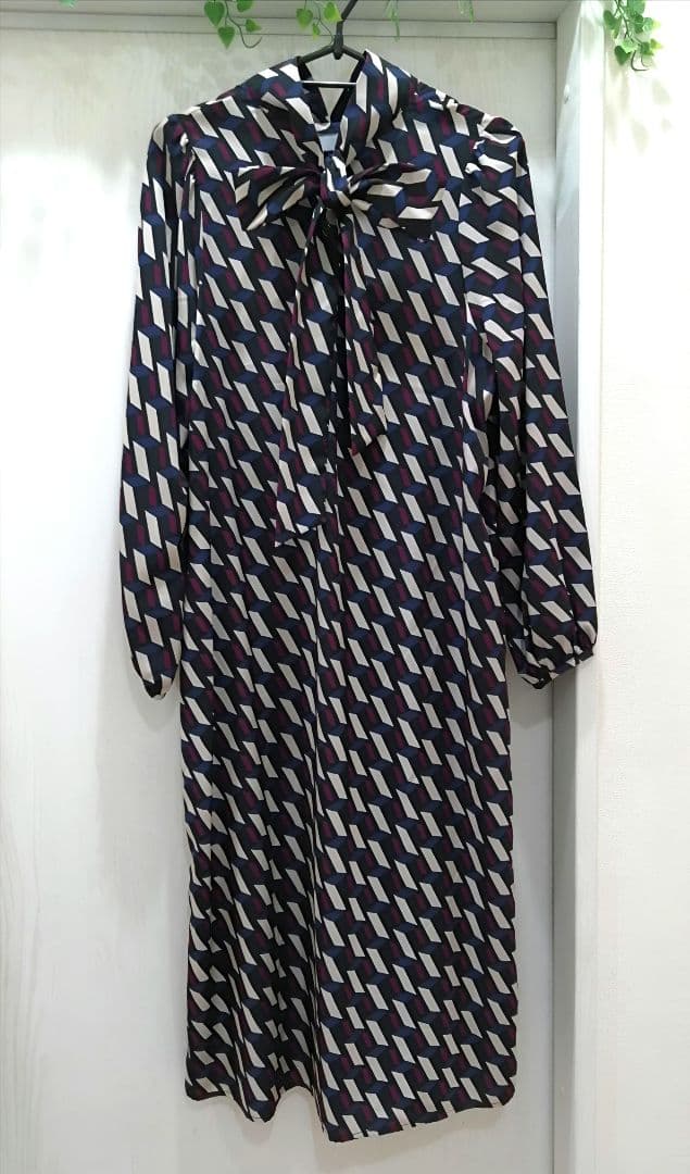 【新品タグ付25300円】ナラカミーチェ♦完売✨幾何柄2WAYワンピース