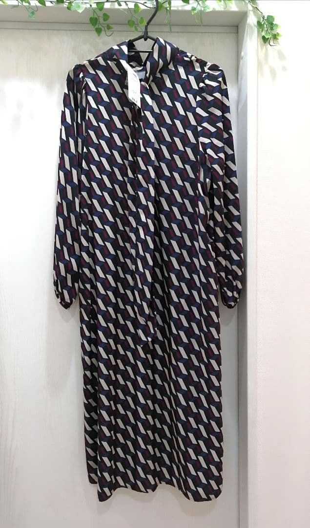 【新品タグ付25300円】ナラカミーチェ♦完売✨幾何柄2WAYワンピース