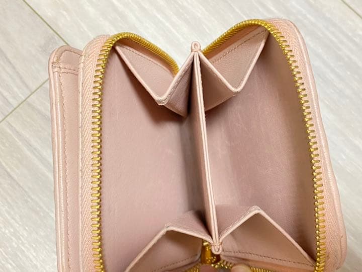 MIU MIU マテラッセ　レザー財布　ピンク