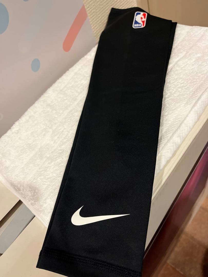 Supreme×Nike×NBAトリプルコラボ（シューティングスリーブ）