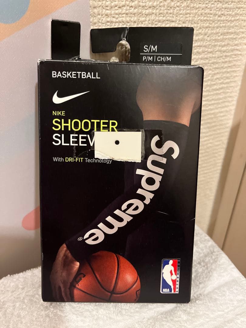 Supreme×Nike×NBAトリプルコラボ（シューティングスリーブ）