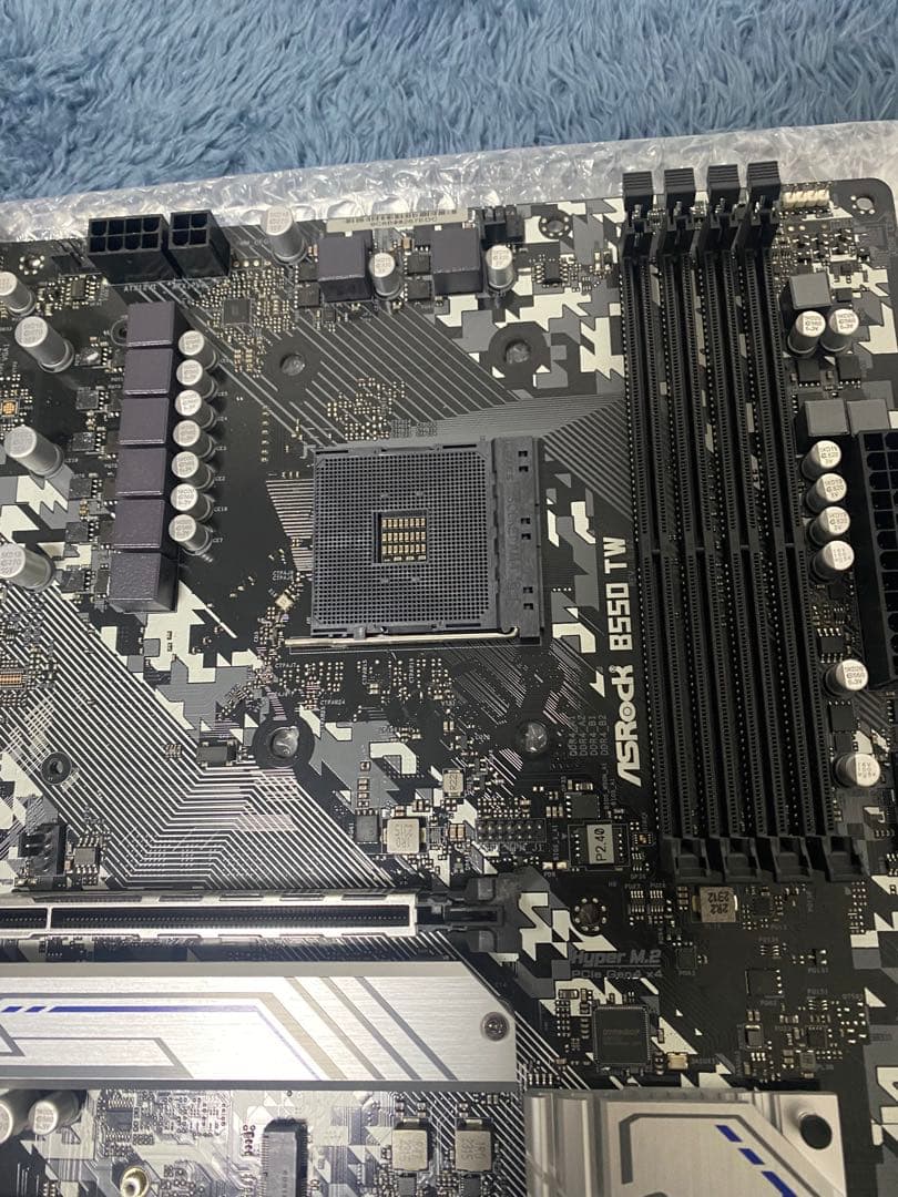 ASRock B550TWとddr4 3200mhz メモリ32gb