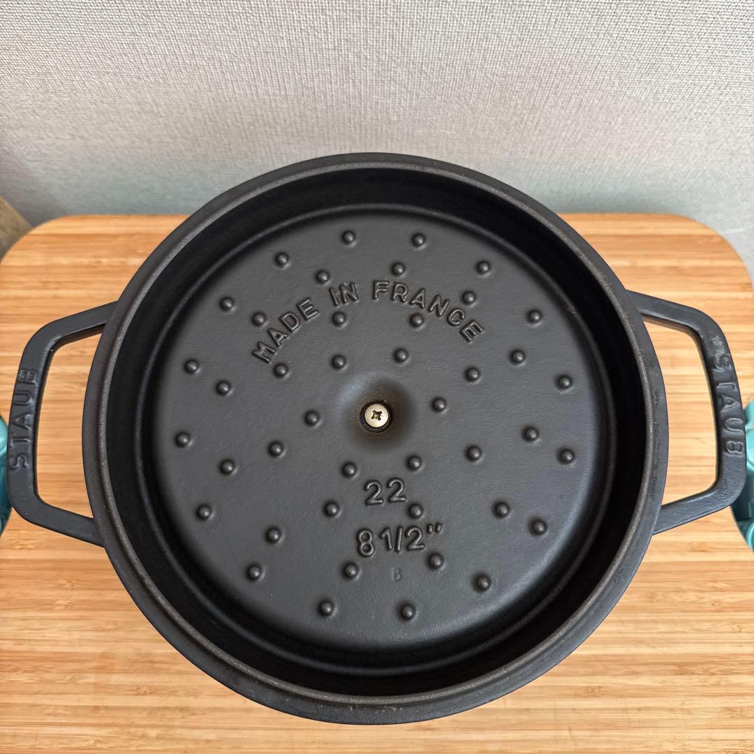 ストウブ STAUB ピコ ココット ラウンド 22cm 黒　ブラック