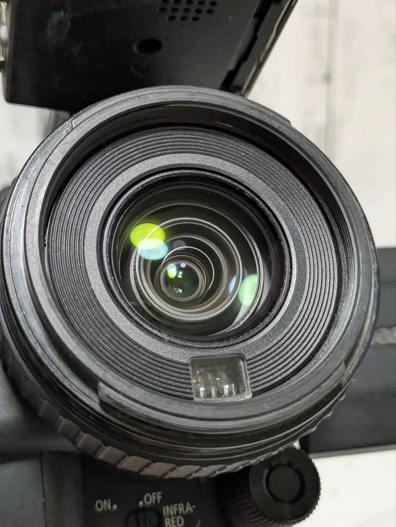 ② Canon　XF105