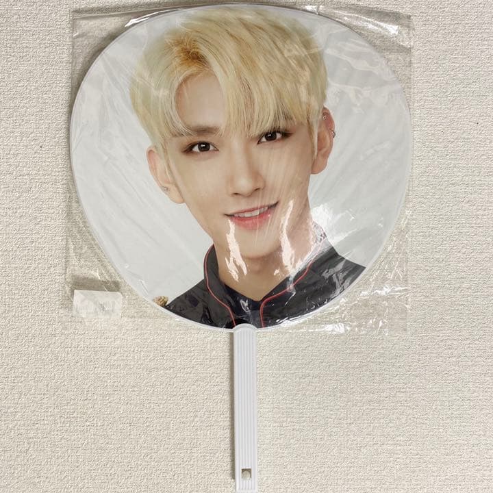 SEVENTEEN うちわ ファイル ジョシュア セザネ SVT 軍服