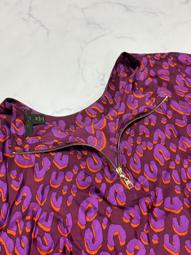 美品　Louis Vuitton ヒョウ柄　シルク100% ロゴ金具　ワンピース