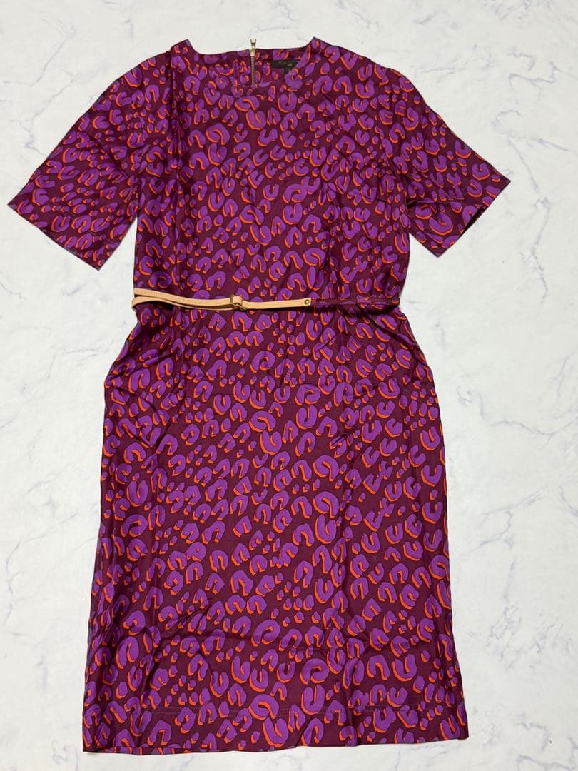 美品　Louis Vuitton ヒョウ柄　シルク100% ロゴ金具　ワンピース