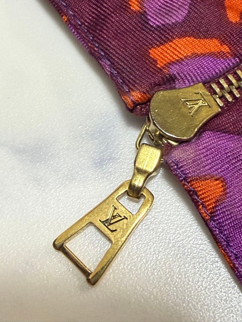 美品　Louis Vuitton ヒョウ柄　シルク100% ロゴ金具　ワンピース