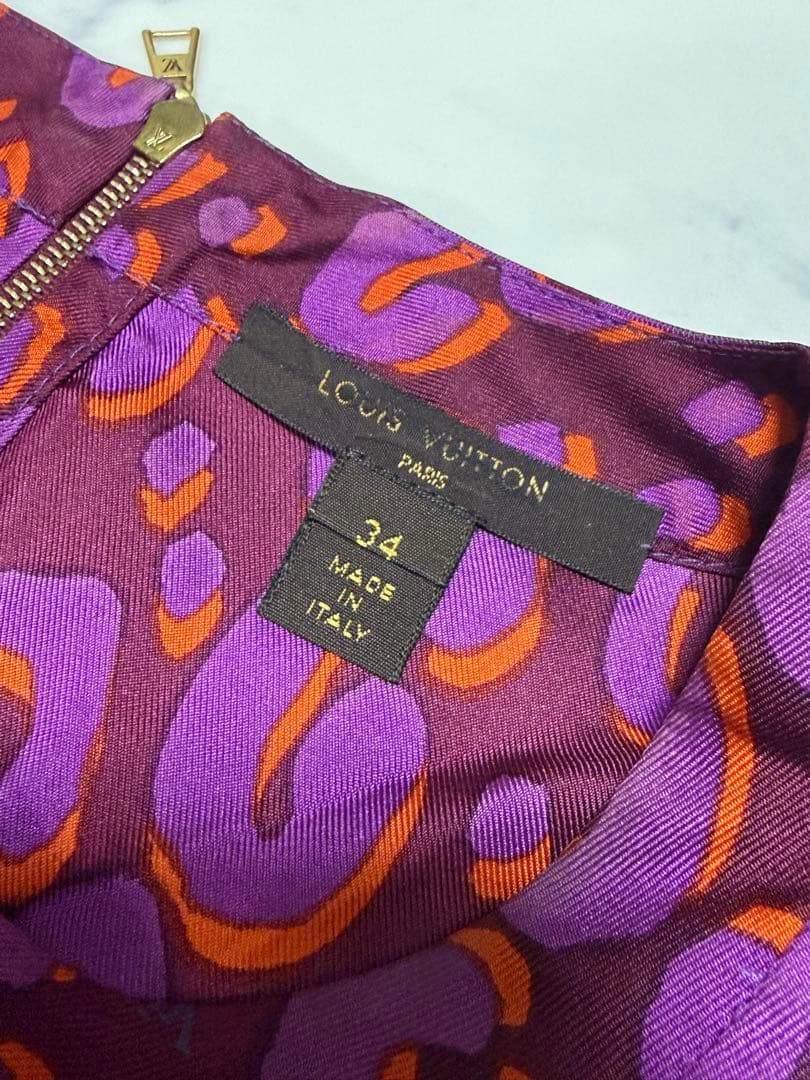 美品　Louis Vuitton ヒョウ柄　シルク100% ロゴ金具　ワンピース