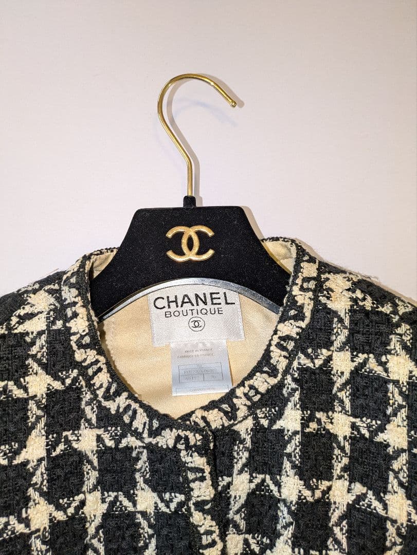 シャネル（CHANEL）　 ノーカラージャケット黒と白のチェック柄 ハンガー付き
