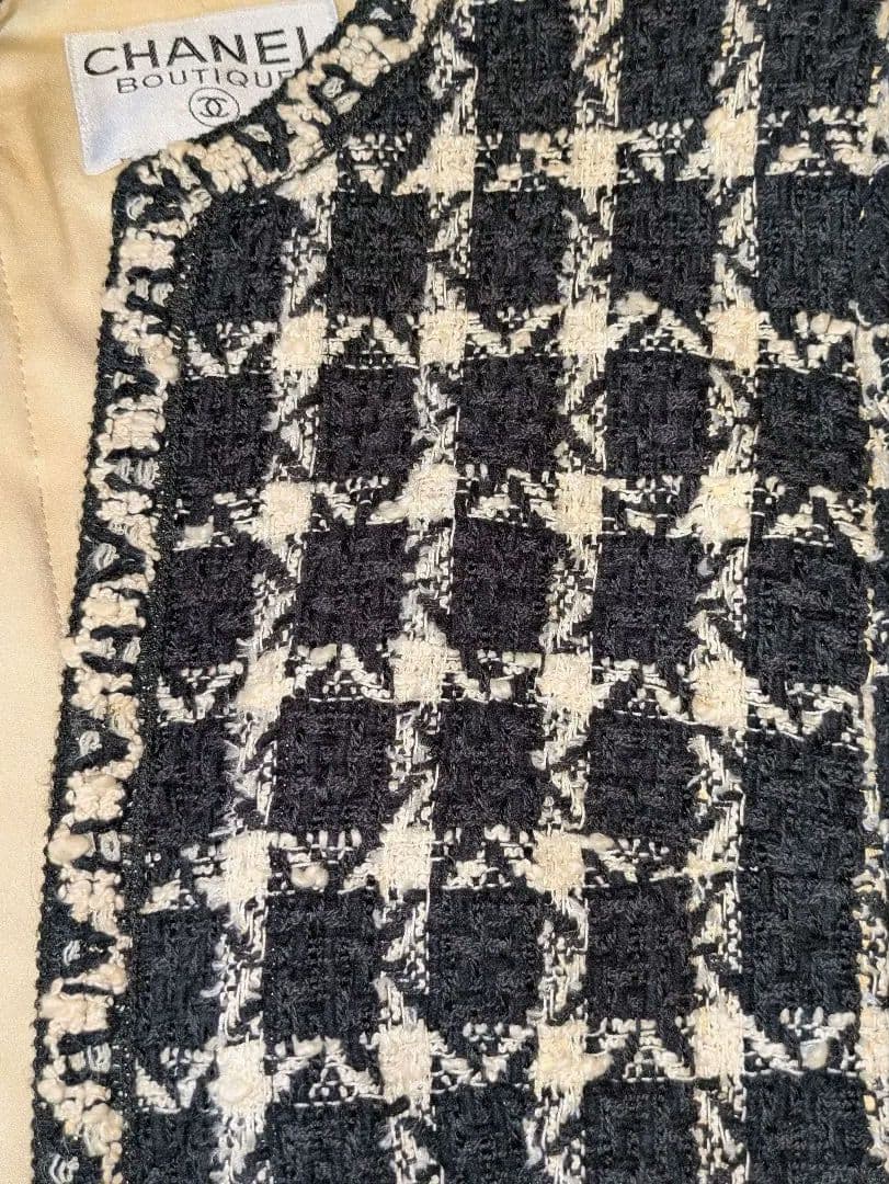 シャネル（CHANEL）　 ノーカラージャケット黒と白のチェック柄 ハンガー付き
