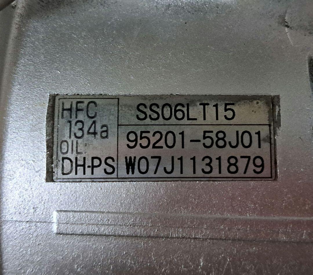 スズキ　エアコンコンプレッサ　ワゴンR MH21 など 58J01