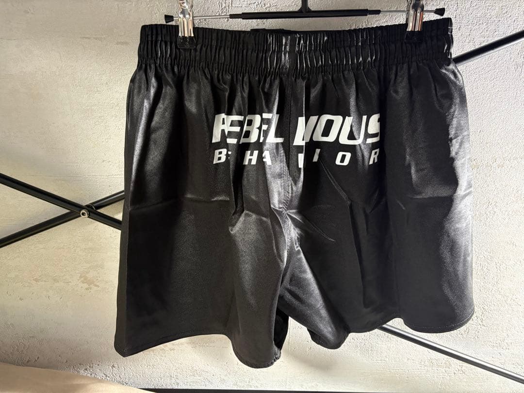 REBELLIOUS BEHAVIOR 黒ショートパンツ Mサイズ 格闘技