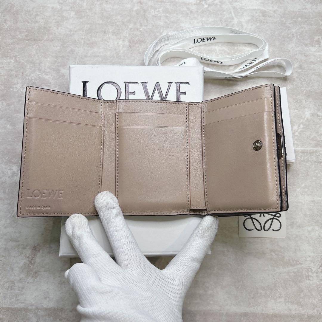 極美品✨ LOEWE ロエベ トライフォールド 三つ折り財布 サンド 箱 袋付き