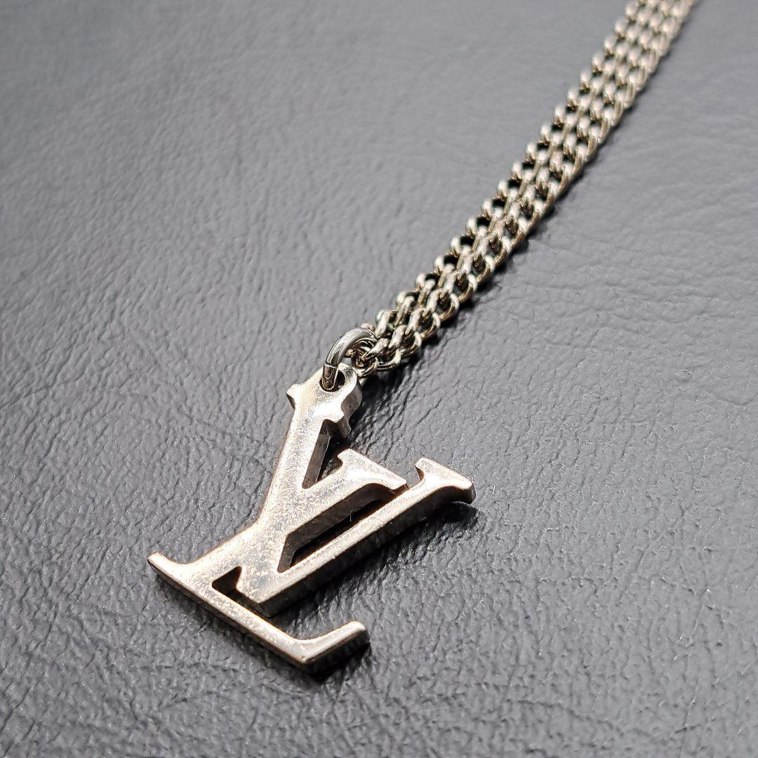 LOUIS VUITTON ルイヴィトン ネックレス LV シルバーカラー