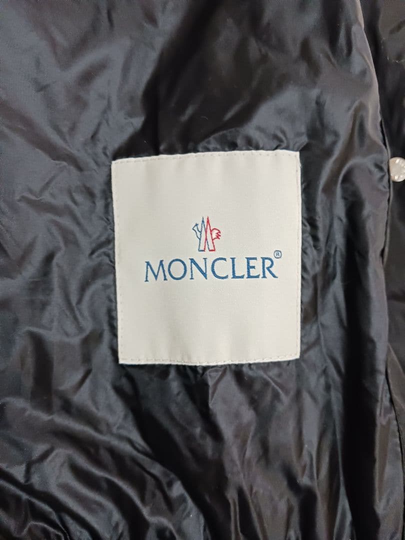 MONCLER ブラック 裾フリルジャケット BELLEUSE