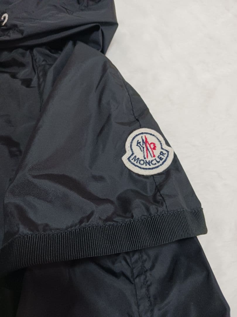 MONCLER ブラック 裾フリルジャケット BELLEUSE